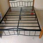 Lit métallique